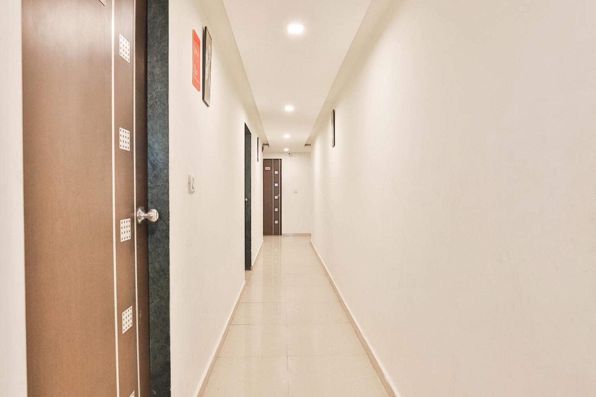 Super Hotel O Apollo Ahmadábád Kültér fotó